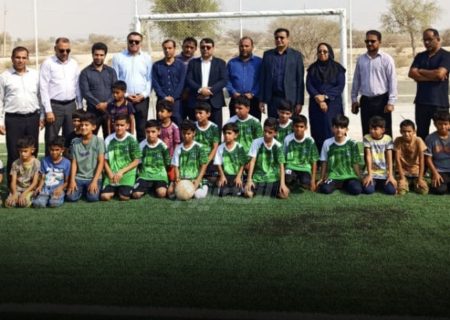 افتتاح زمین چمن مصنوعی روستای کوغان به مناسبت هفته دولت