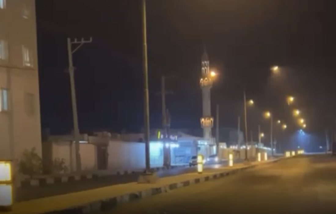 اجرای پروژه بتن رنگی و نورپردازی در کوی حسین‌آباد شمالی بندرلنگه