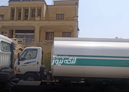 تقویت زیرساخت‌های آبرسانی در بندرلنگه با اهدای دو دستگاه تانکر