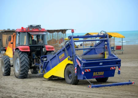 ضرورت استفاده از دستگاه‌های مکانیزه شن روب ساحلی برای پاکسازی سواحل بندرلنگه