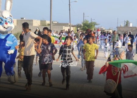 استقبال مردم از همایش پیاده‌روی محله‌محور در حیدرآباد بندرلنگه