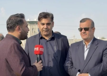 هدیه نماینده به ورزشکاران بندرلنگه؛ تعویض چمن و بهبود نور ورزشگاه تا پایان سال