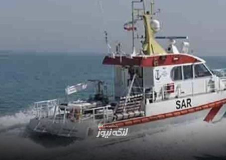 نجات جان ۱۱ گردشگر دریایی توسط شناور «ناجی ۱۶» در آب‌های جزیره کیش