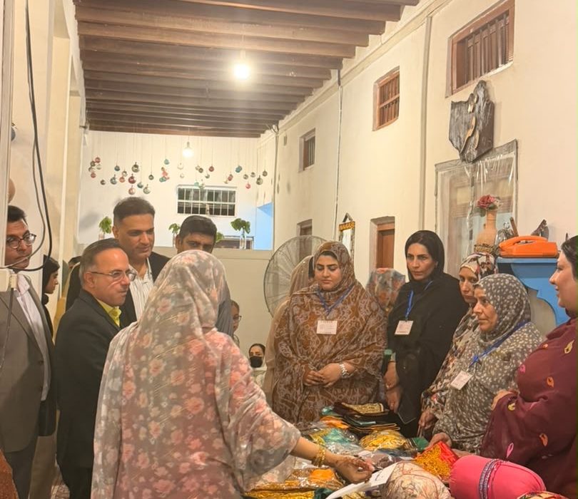برگزاری جشن و نمایشگاه روز جهانی صنایع دستی در بندرکنگ
