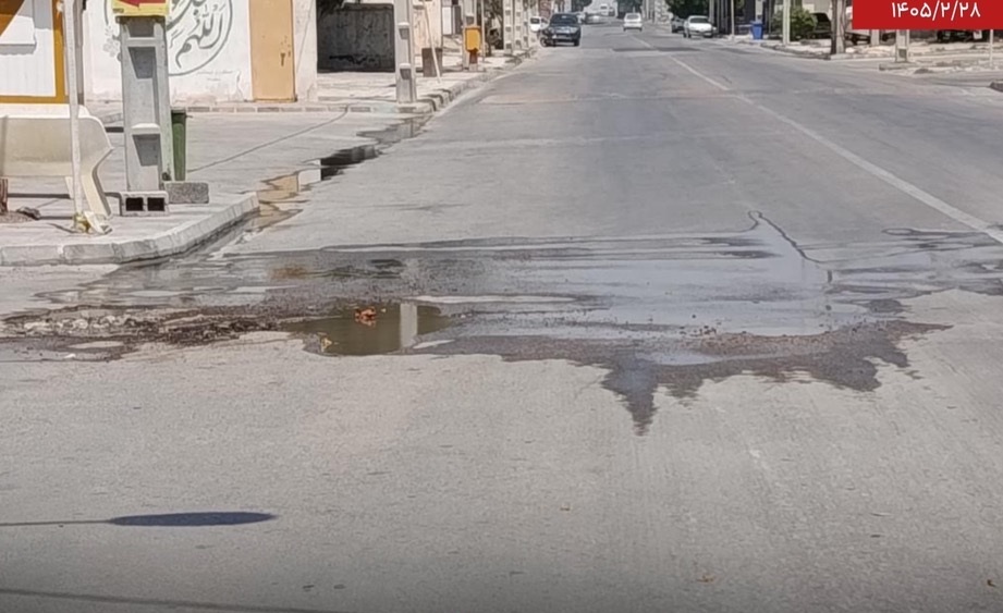 ۶۲ روز هدررفت آب در بندرچارک/ شهروندان خواستار رسیدگی فوری