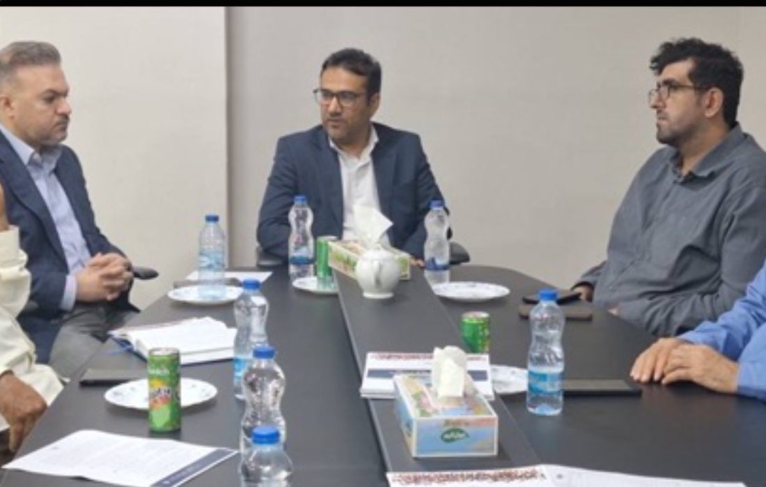 برگزاری نشست تبیین برنامه پزشک خانواده و نظام ارجاع با حضور مسئولین حوزه بهداشت و درمان و اصحاب رسانه در بندرلنگه