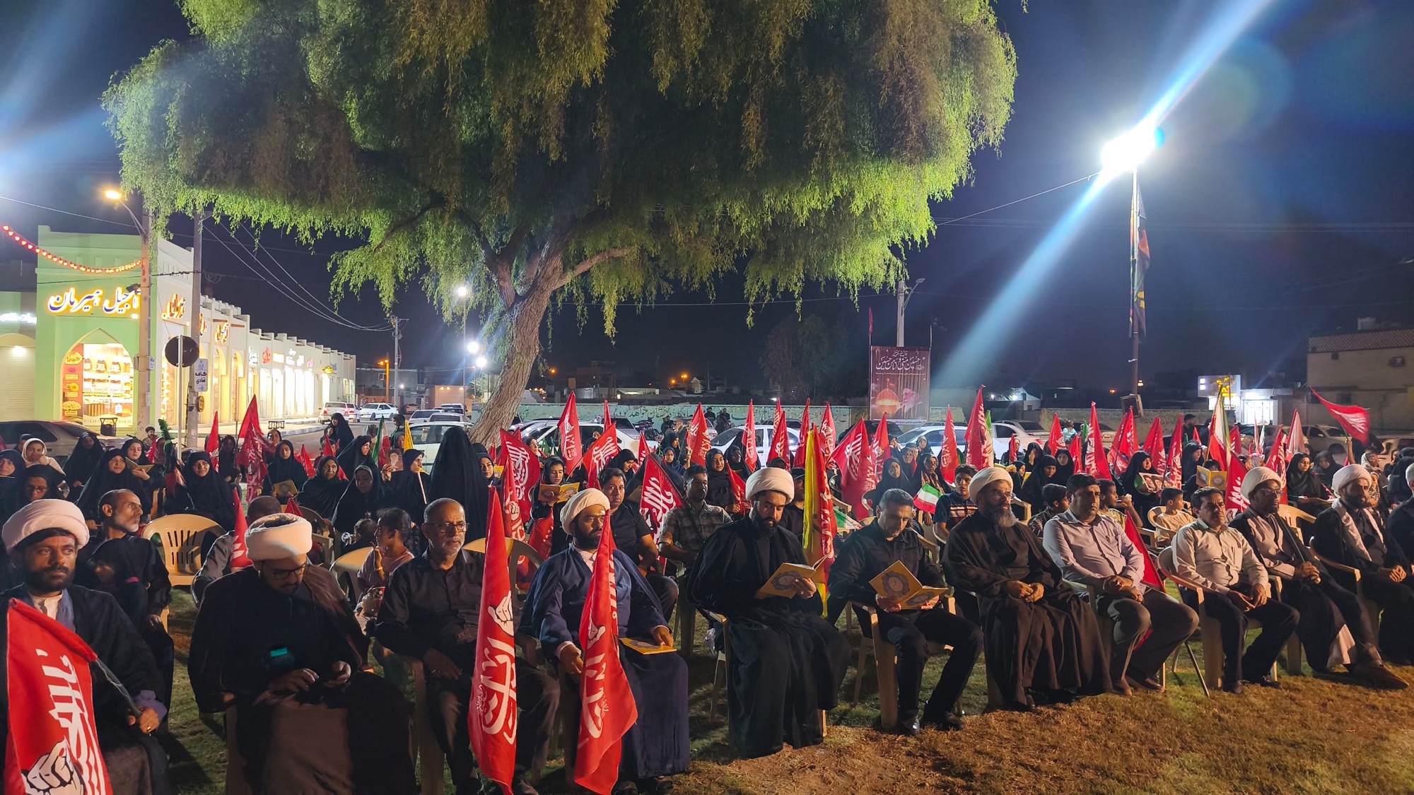 محفل بزرگ انس با قرآن کریم در بندرکنگ به یاد رهبر شهید ایران برگزار شد