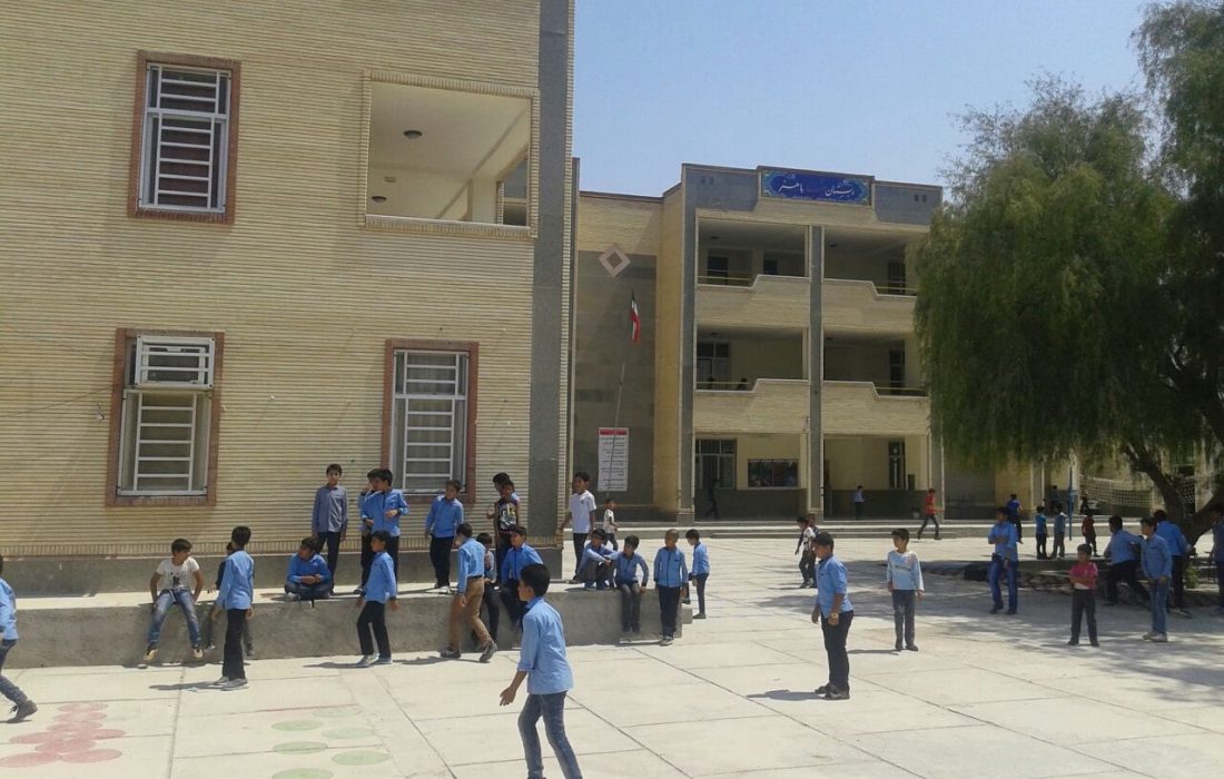اتصال بیش از ۵۰ مدرسه پارسیان به شبکه فیبر نوری
