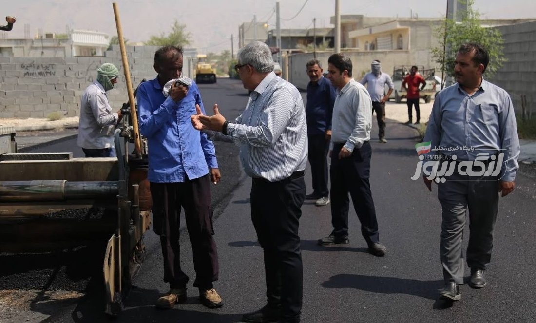 تداوم آسفالت معابر و بهسازی کوچهها و محلات شهر پارسیان