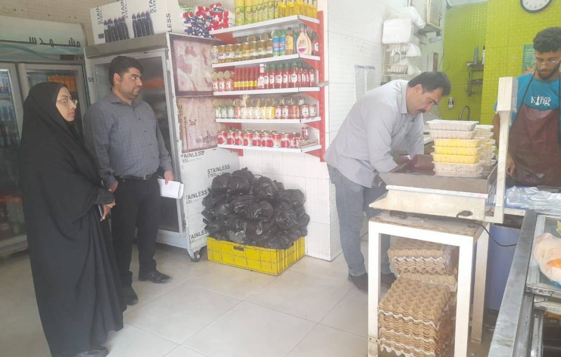 بازدید بازرسی از بازار بندرلنگه؛ بررسی وضعیت موجودی و توزیع کالاهای اساسی در شهرستان