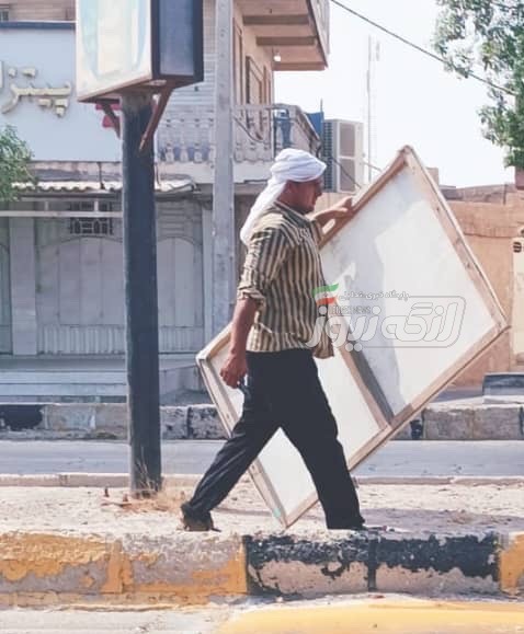 جمعآوری تابلوهای تبلیغاتی فاقد مجوز از سطح شهر بندرکنگ