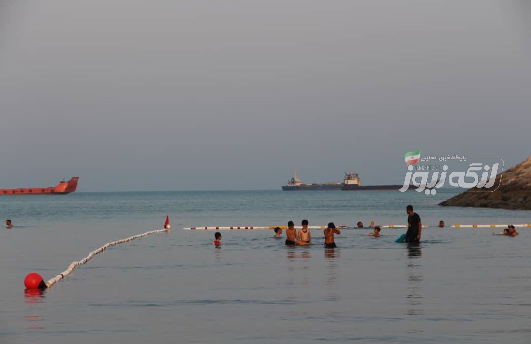 بندرلنگه در گرمای ۴۱ درجه و دریای کمی مواج