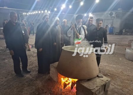 گزارش تصویری/ پخت و توزیع ۱۶ دیگ حلیم نذری در بندرلنگه