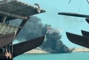 آتش‌سوزی لنج صیادی در بندرکنگ؛ عملیات مهار حریق ادامه دارد