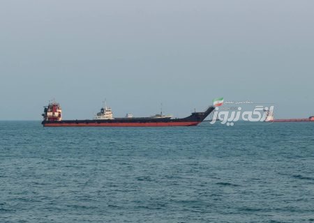 گرمای ۴۰ درجه‌ای و دریای مواج در بندرلنگه