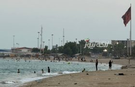 دمای ۳۹ درجه و دریای کمی مواج امروز جمعه در بندرلنگه