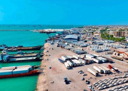 تخلیه و بارگیری نزدیک به ۳۹ هزار TEU کانتینر یخچالی در غرب هرمزگان