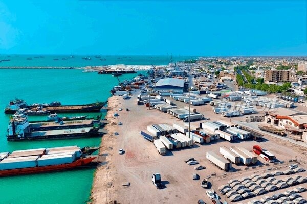 تخلیه و بارگیری نزدیک به ۳۹ هزار TEU کانتینر یخچالی در غرب هرمزگان