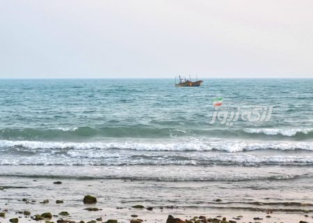 تداوم گرمای ۴۲ درجه و مواج بودن دریا در بندرلنگه