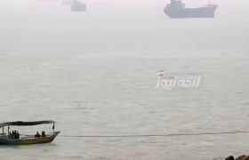 گرمای ۳۹ درجه و دریای مواج در بندرلنگه