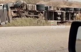 واژگونی کامیون در جاده بندرلنگه به بستک، دو نفر مصدوم شدند
