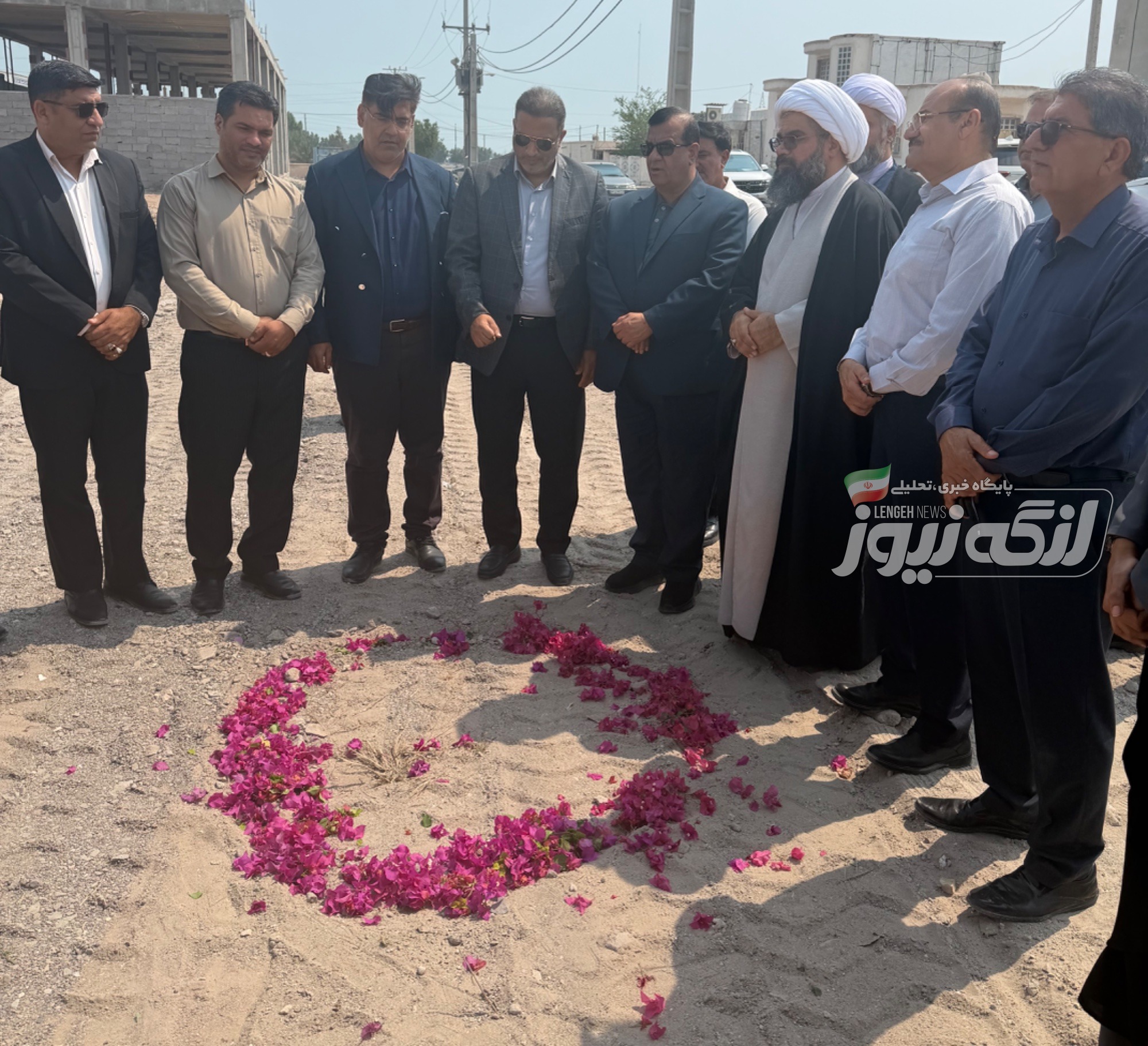 کلنگ‌زنی حوزه علمیه خواهران کوثر بندرلنگه آغاز شد