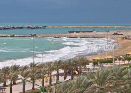 گرمای ۳۹ درجه و مواج شدن دریا در بندرلنگه