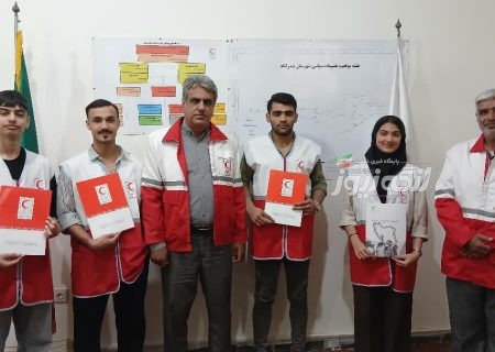 تجلیل از چهار قهرمان ورزشی عضو سازمان جوانان هلال احمر بندرلنگه