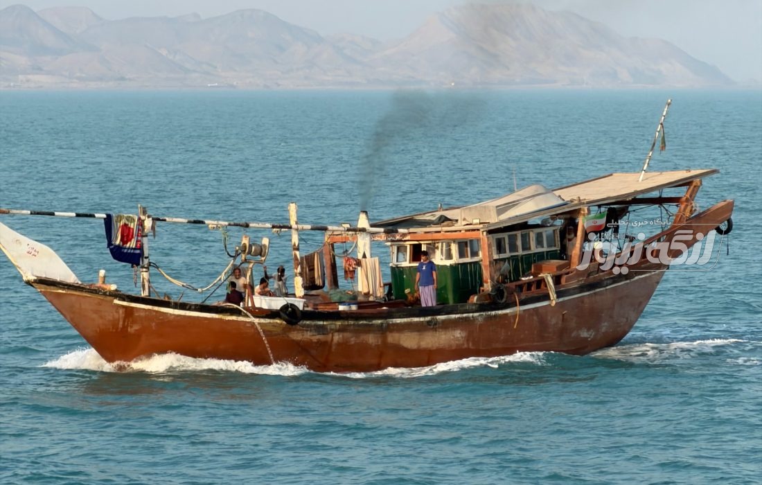 دمای ۳۸ درجه و دریای مواج در بندرلنگه