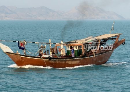 دمای ۳۸ درجه و دریای مواج در بندرلنگه