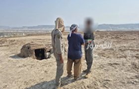 یک متخلف زنده‌گیری پرندگان شکاری در پارسیان دستگیر شد