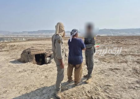 یک متخلف زنده‌گیری پرندگان شکاری در پارسیان دستگیر شد