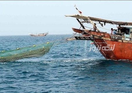 گلایه صیادان بندرلنگه از صید مخرب ترال در اطراف جزایر هرمزگان