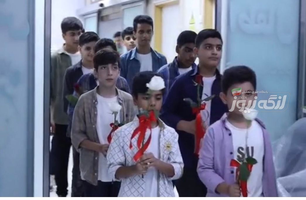 اجرای سرود «وارثان زینب (س)» به مناسبت روز پرستار در بندرلنگه