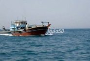 توقیف شناور حامل ۳ هزار ثوب البسه قاچاق در سواحل بندرلنگه