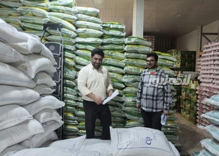 بیش از ۴۰ تن شکر در انبارهای بندرلنگه موجود است